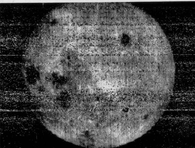 人类第一次登月，人类第一次探测月球是什么时候图1