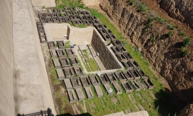 秦始皇兵马俑真的一部分是活人俑怎么解释兵马俑刚出土是彩色图10