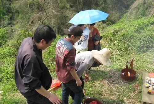 清明祭祖，百善孝为先，有哪些习俗清明节为什么不固定日期图5