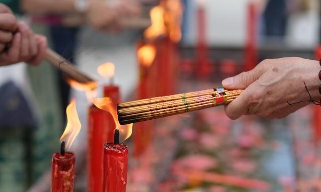 清明祭祖，百善孝为先，有哪些习俗清明节为什么不固定日期图8