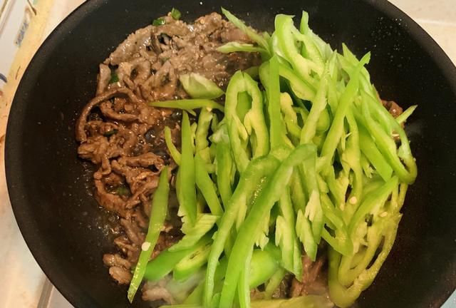 青椒牛肉丝怎么炒好吃图8