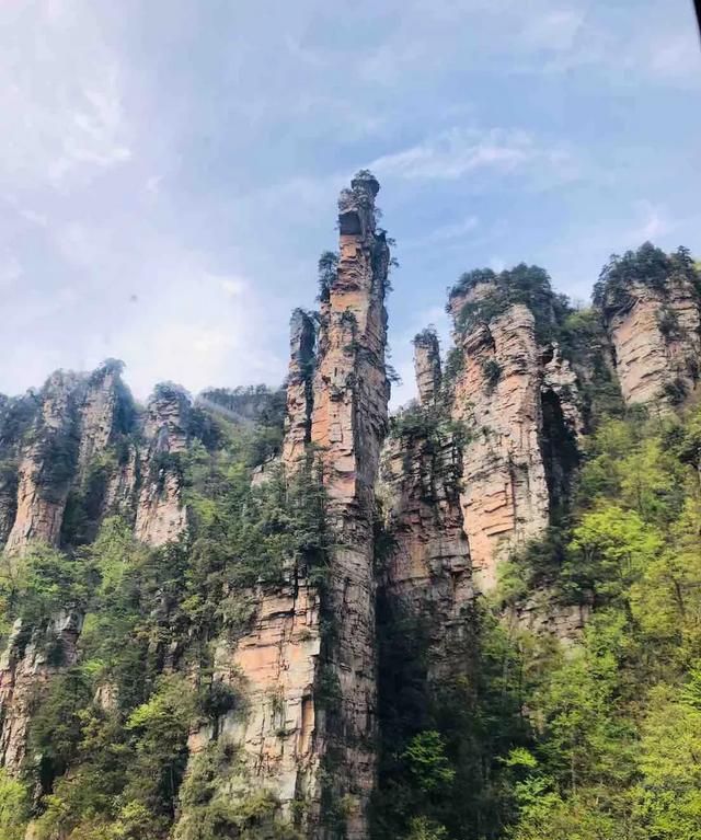 张家界是什么样的地貌,湖南张家界门票机票图2