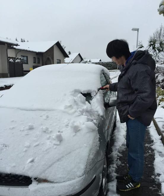 下雪天新手开车有什么需要注意的事项图3